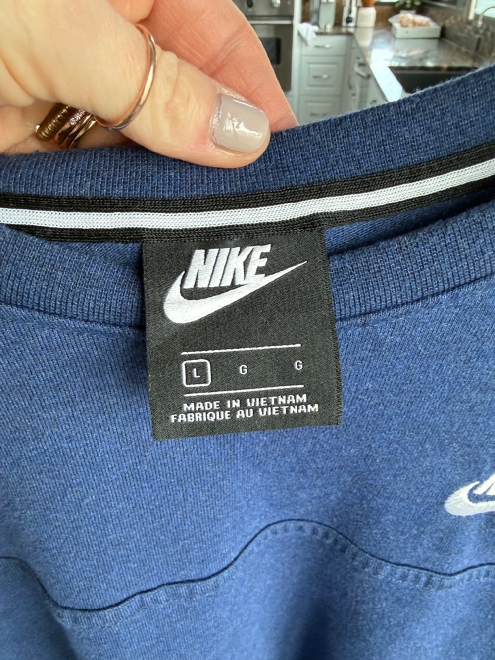 Nike Navy Blue Long-Sleeve Cropped Crewneck Light Sweatshirt size Large nwot - Picture 4 of 8